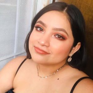 Meet your Posher, Stephany